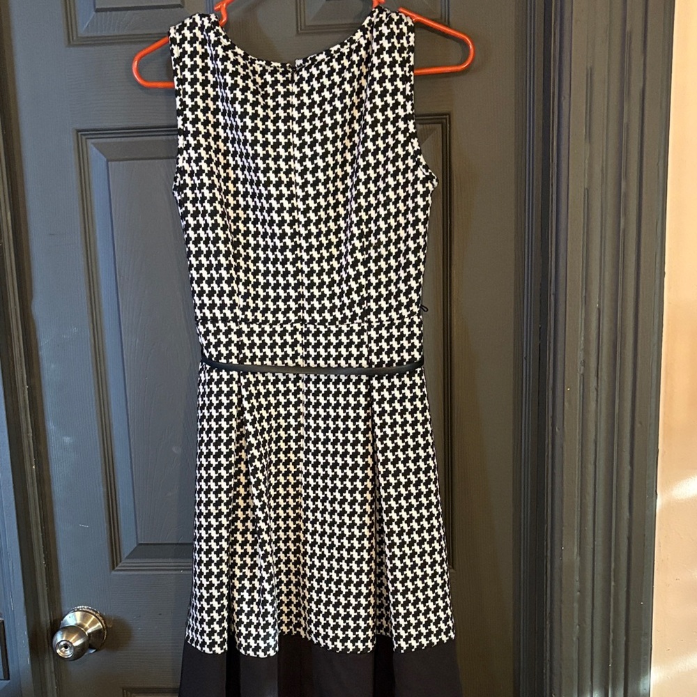 Calvin Klein Monochrome Houndstooth Pattern - Picture 3 of 3